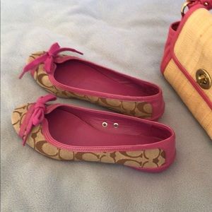 💕Coach Monogram PINK Flats💕
